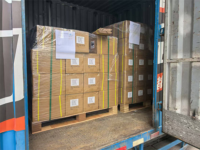 Clienti globali che alimentano batterie agli ioni di litio di alta qualità